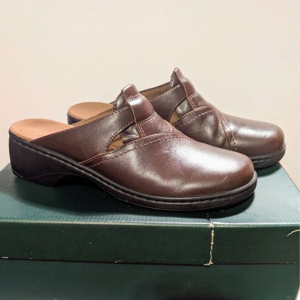 Clarks Clogs Mules Crystal Mocha Leather Slip-on Women Size 8M Cabincore Preppy